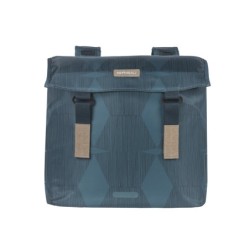 Basil Elegance taskesæt (estate blue) 40-49 L.  Vadtæt materiale af genbrugt plastikflasker.  Kan mont. med MIK, AVS, Uniklip &