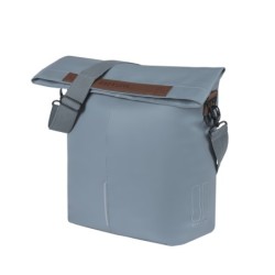 Basil City-shopper cykeltaske (graphite blue) i  vegansk læder. Hook-on system (kroge), forstærket bund, magnetisk lukning,  14-