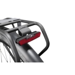 Minimalistisk AXA baglygte med 50 mm hulafstand til elcykel