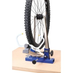 Hjulopretterstativ til værksted fra Cyclus til hjul str.  24” - 29X2,6. med låse funtion  inkl. thru axle adapter.