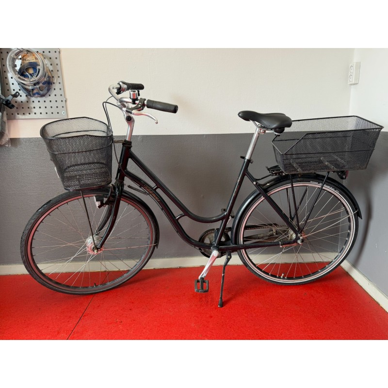 Dame cykel sort med kurv for og bag