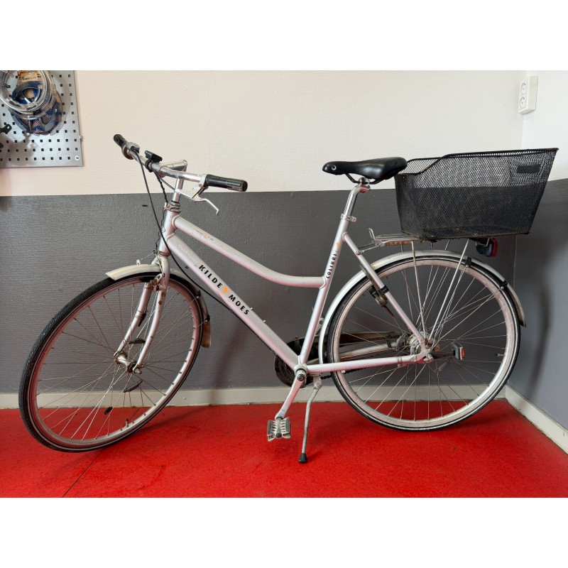 Dame cykel Kildemoes sølv med kurv for